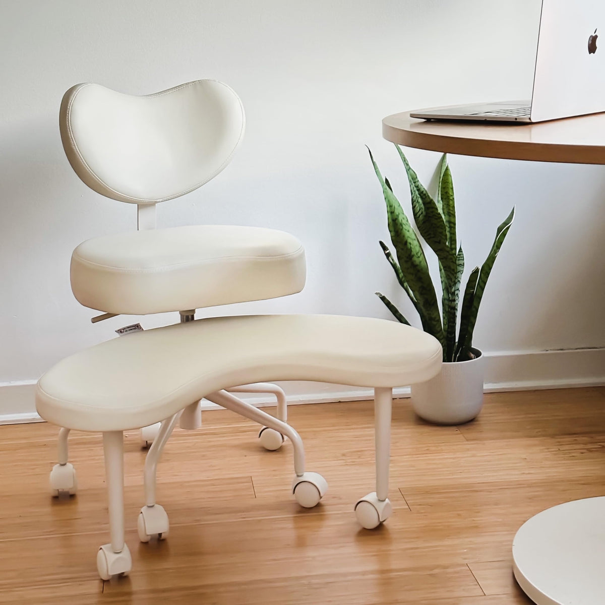Pipersong Criss Cross Bürostuhl Ergonomisch mit Fußstütze & Rollen, Schreibtischstuhl mit verstellbaren Armlehnen – Zebra, 68cm Seat+Adjustable Armrests