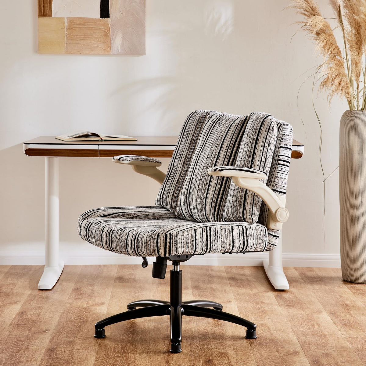 Pipersong Criss Cross Bürostuhl Ergonomisch mit Fußstütze & Rollen, Schreibtischstuhl mit verstellbaren Armlehnen – Schwarz, 45cm Seat+Standard Backrest